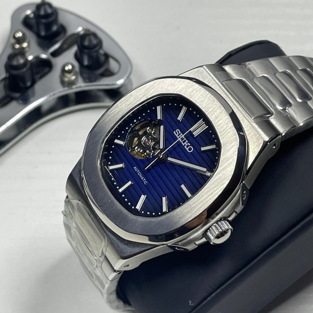 Openheart Blue Nautilus Seiko mod