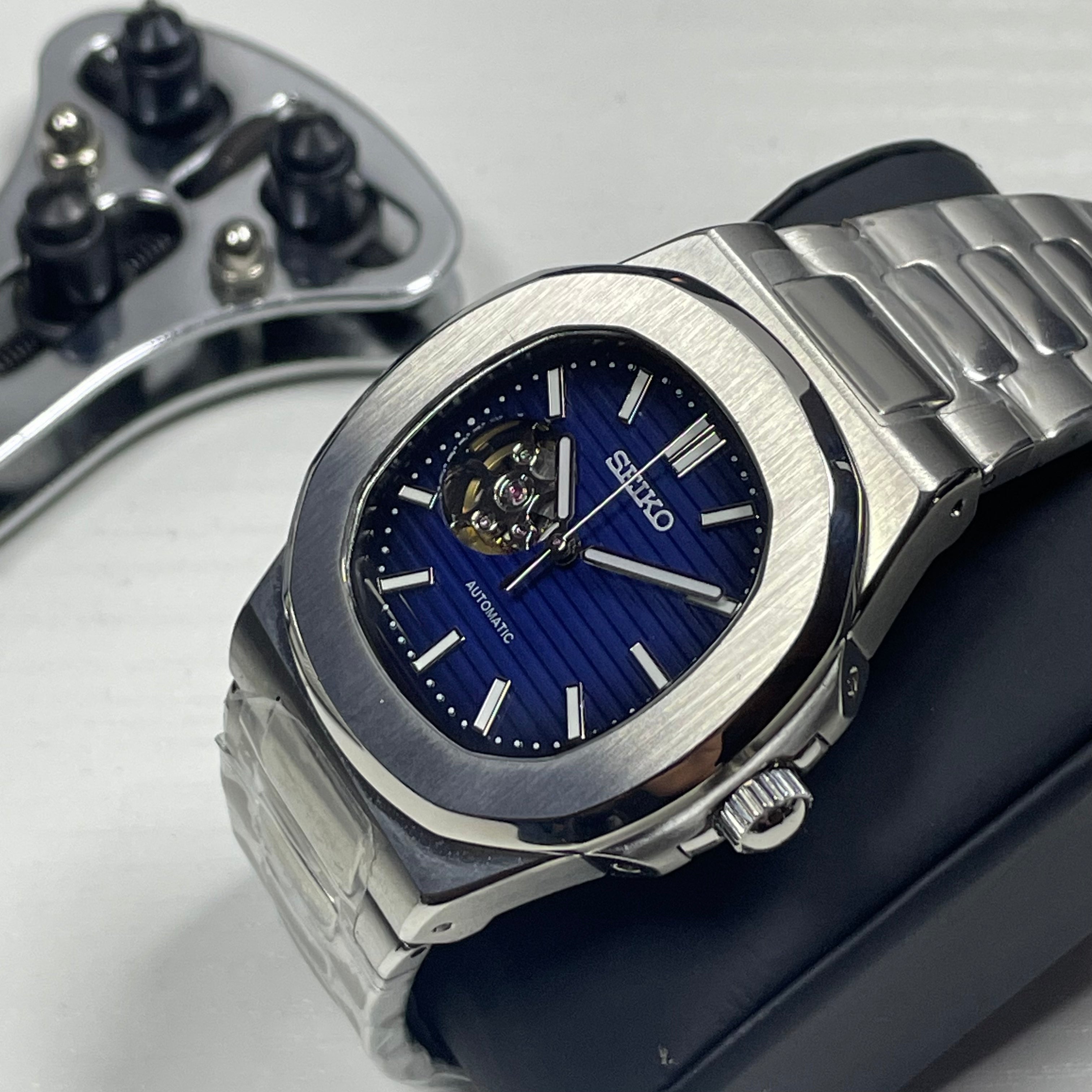 Openheart Blue Nautilus Seiko mod