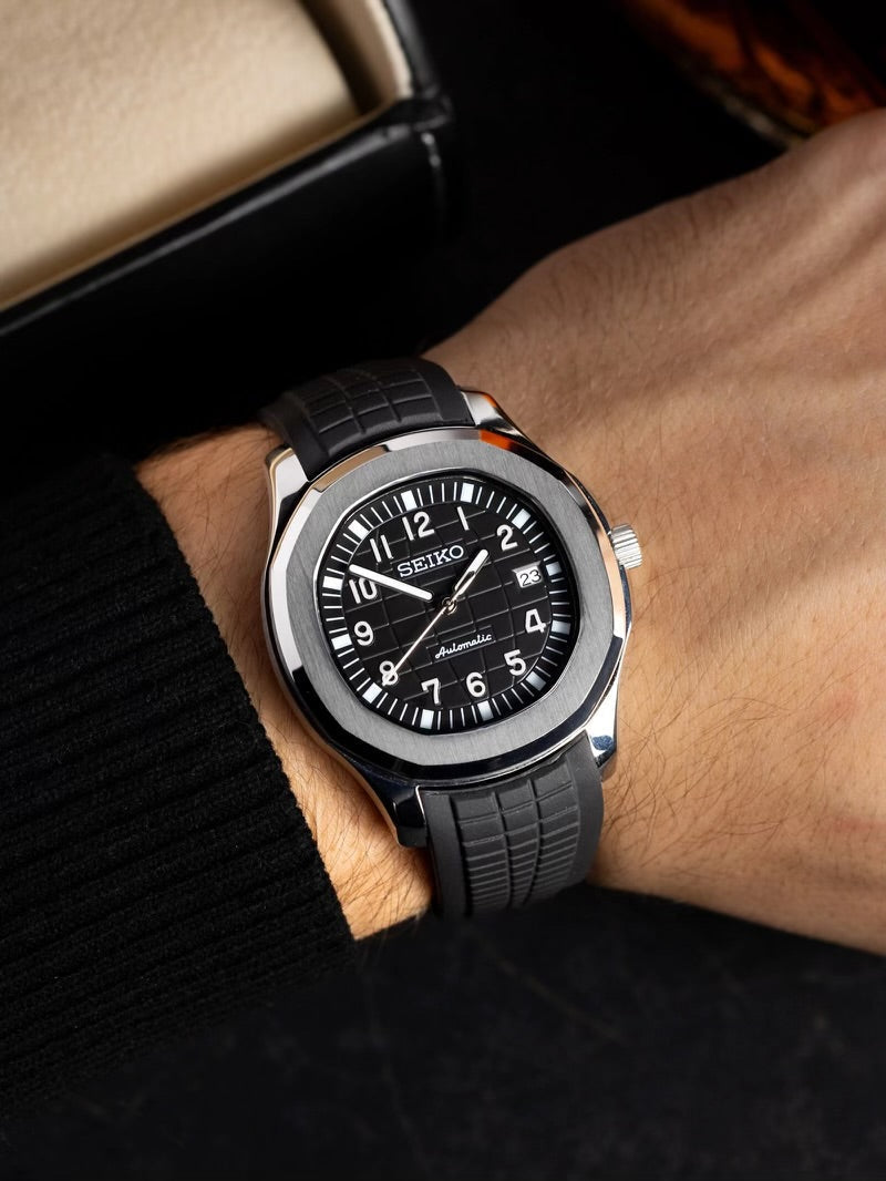 Black Aquanaut Seiko mod