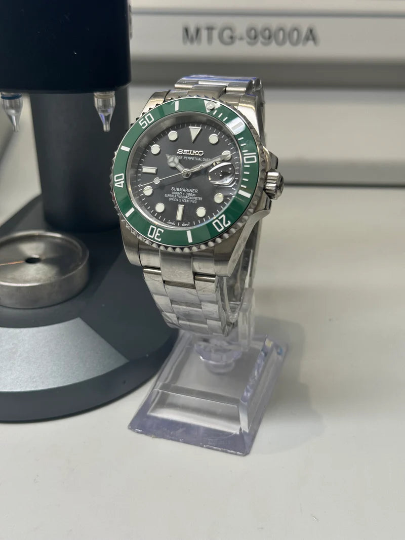 Starbucks Submariner Seiko mod